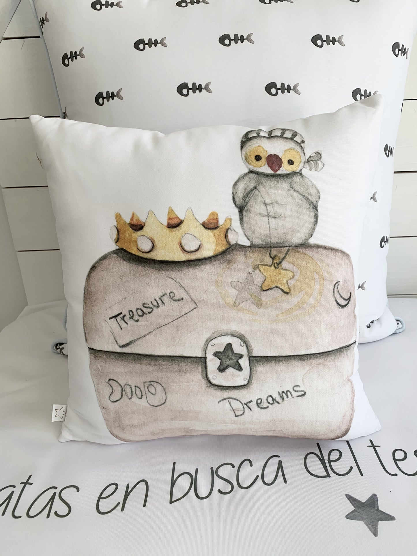 Cojín infantil personalizado LORO CON COFRE